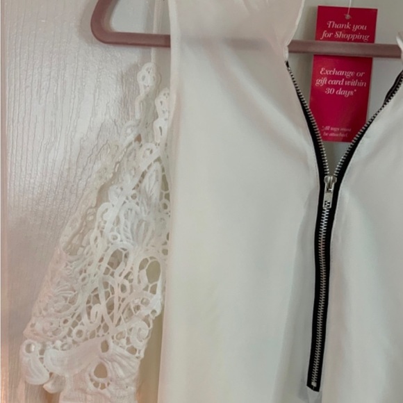 NWT, LACE COLD SHOULDER ZIP UP TOP SIZE XL - Picture 5 of 9